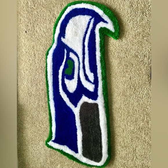 Seahawks 🦅🏈 Rug - Picture 4 of 4